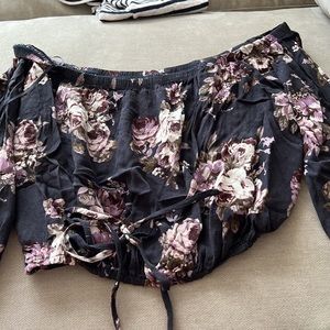 NWOT Off the Shoulder Navy Floral Top Size M - Brand: Sage (Ruby & Jenna)